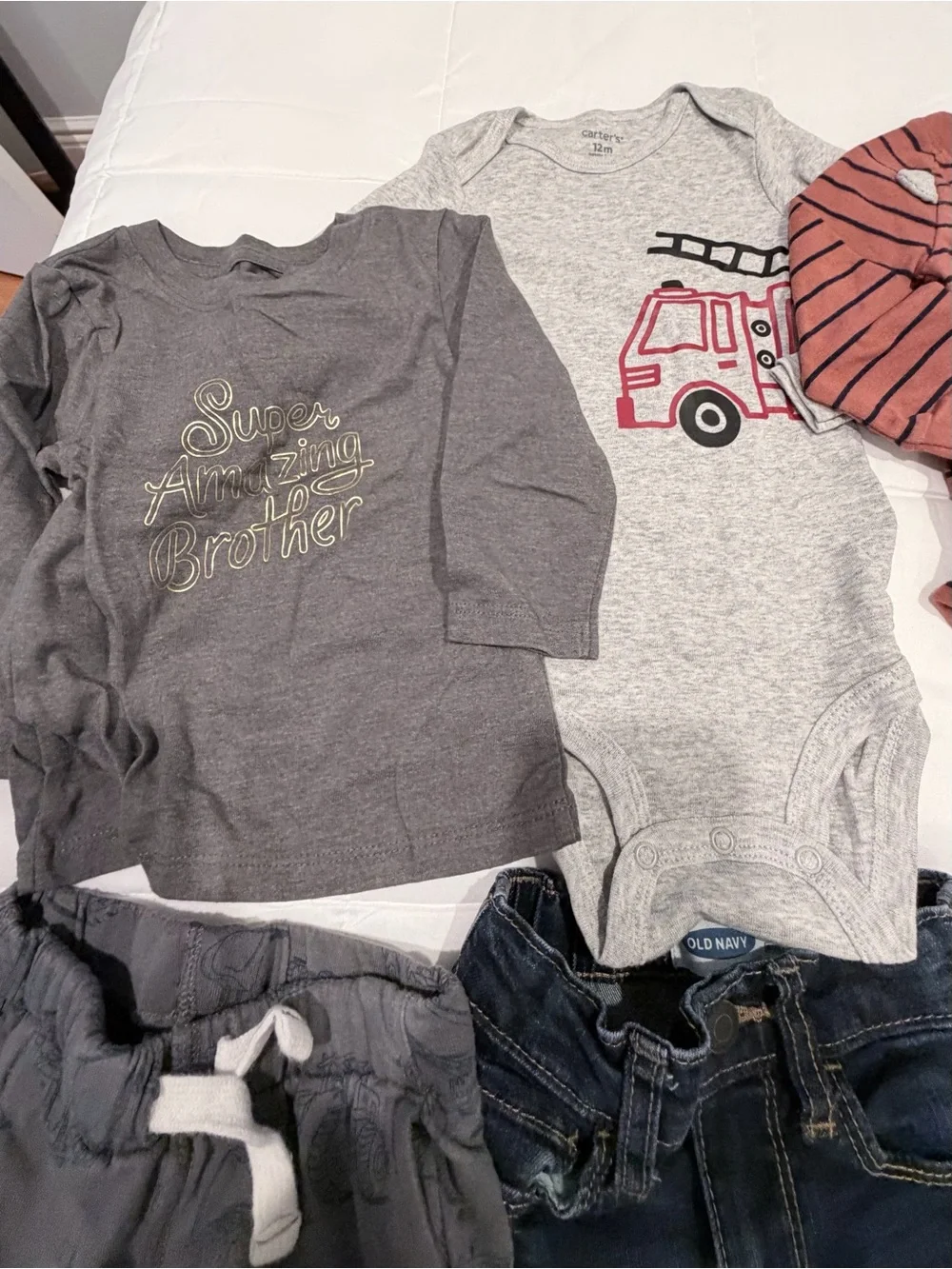 12M Baby Boy Bundle | Carter’s Old Navy Jeans & Bodysuits 9pc
